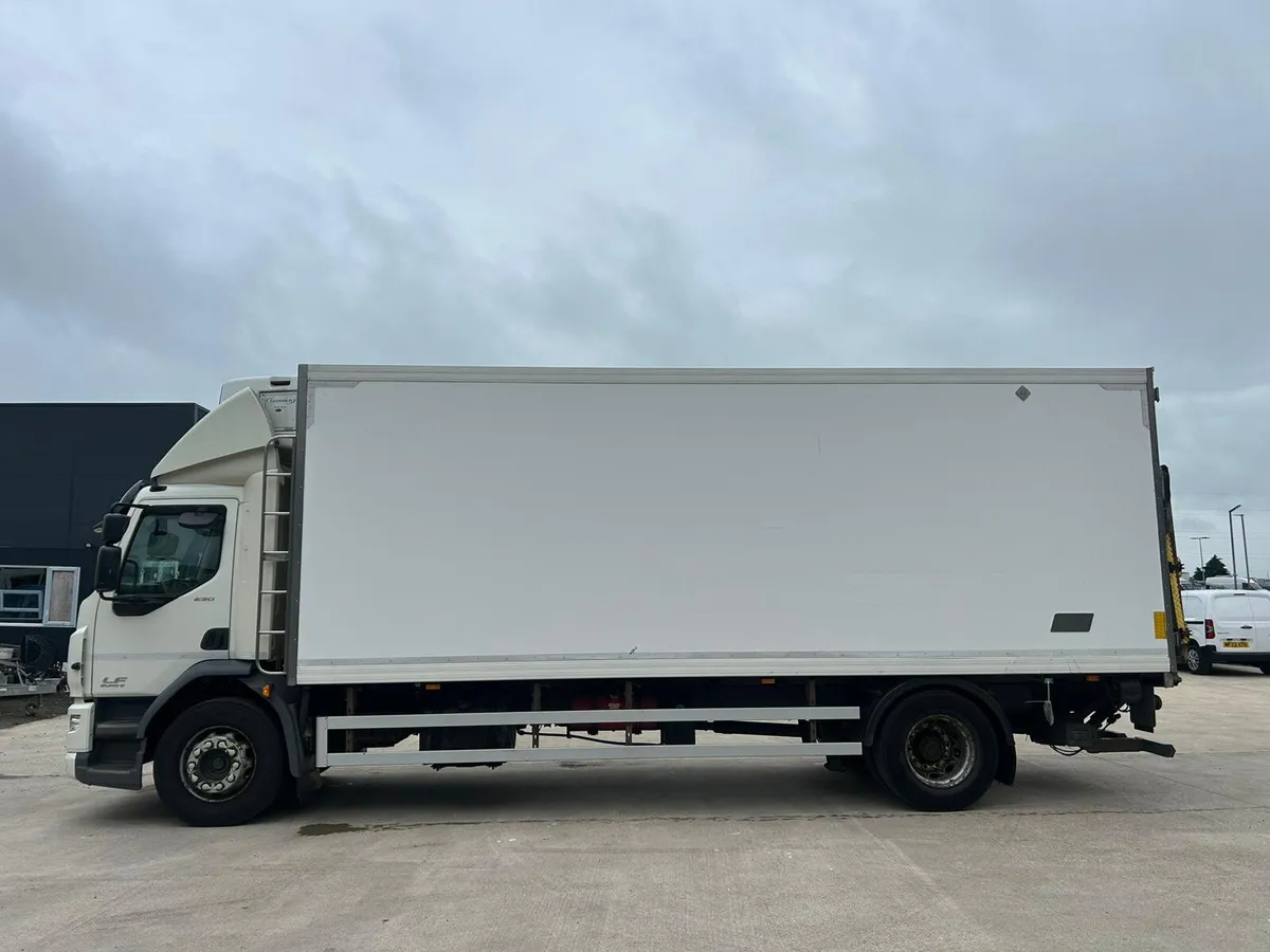 2017 DAF LF 250 18 Tonne Fridge - Image 4