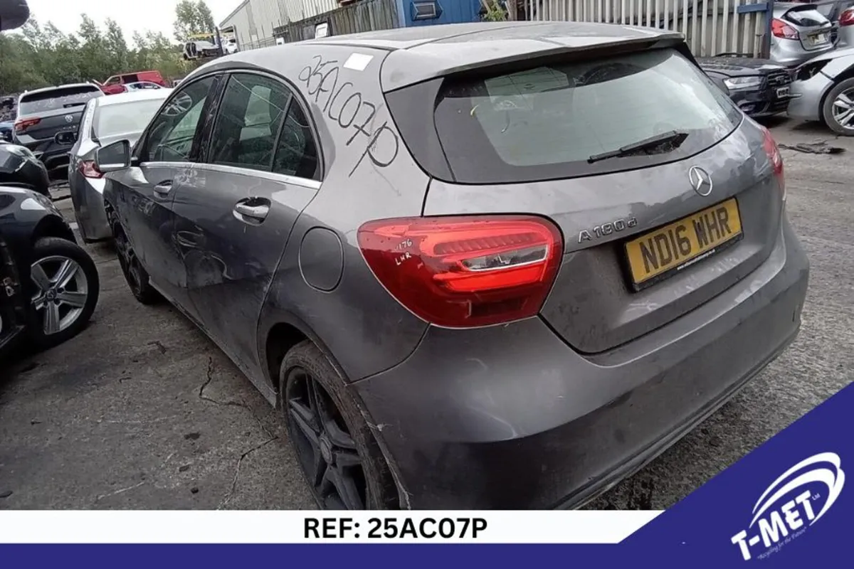 2016 MERCEDES A-CLASS BREAKING FOR PARTS - Image 1
