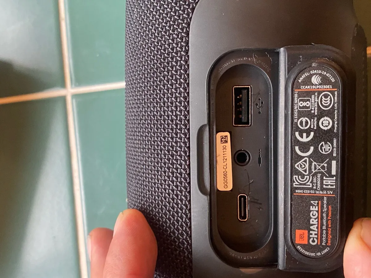 JBL Charge 4 - Image 2