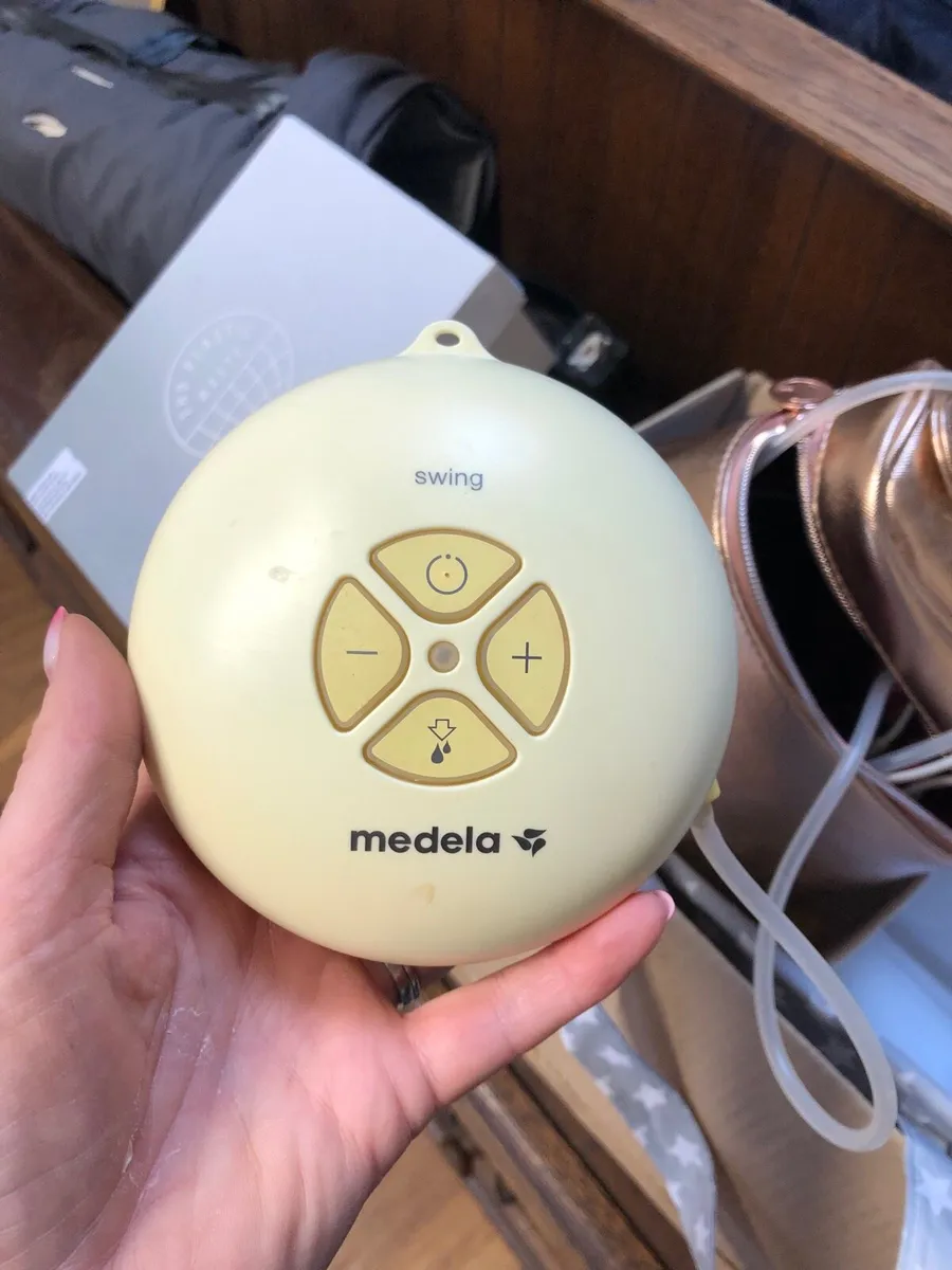 Medela Single Breast Pump - Image 1