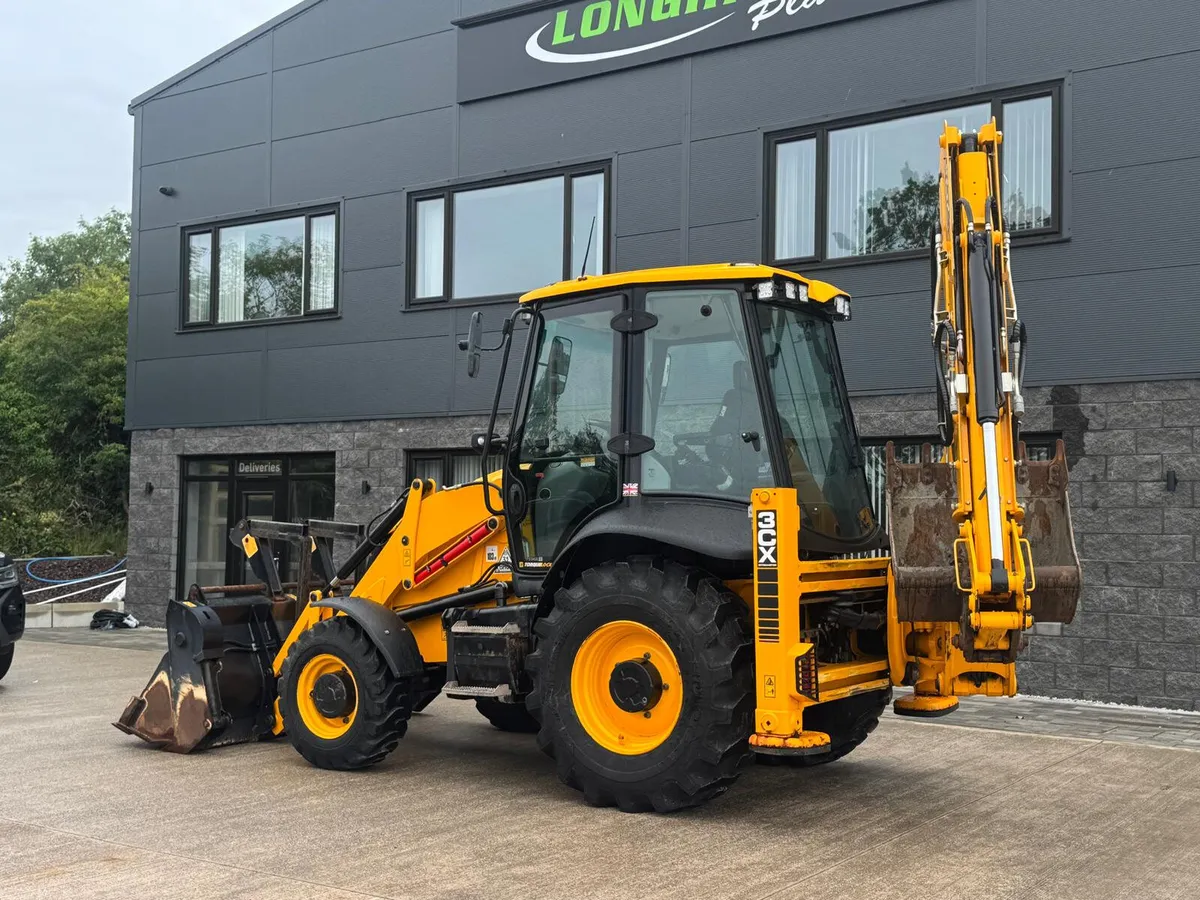 2023 JCB 3CX - Image 3