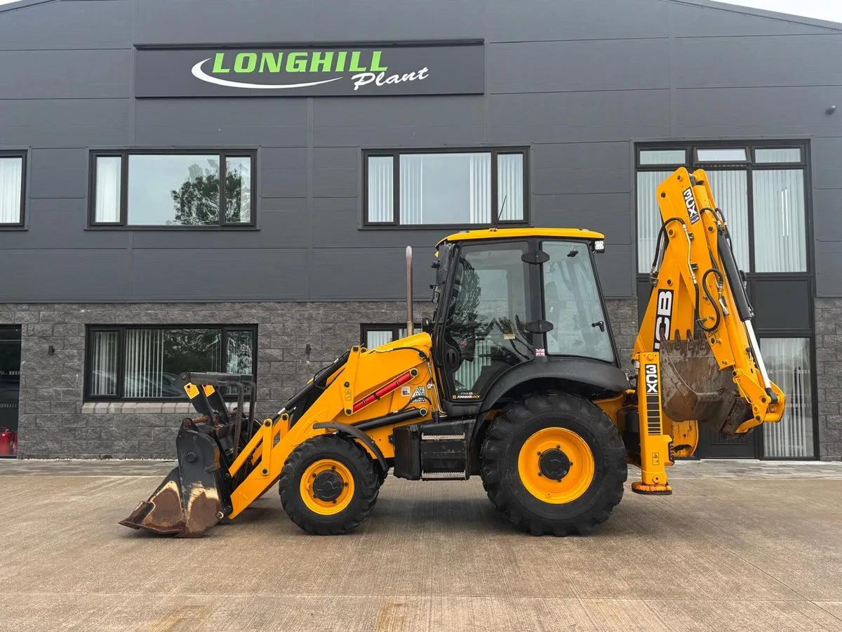 2023 JCB 3CX - Image 4