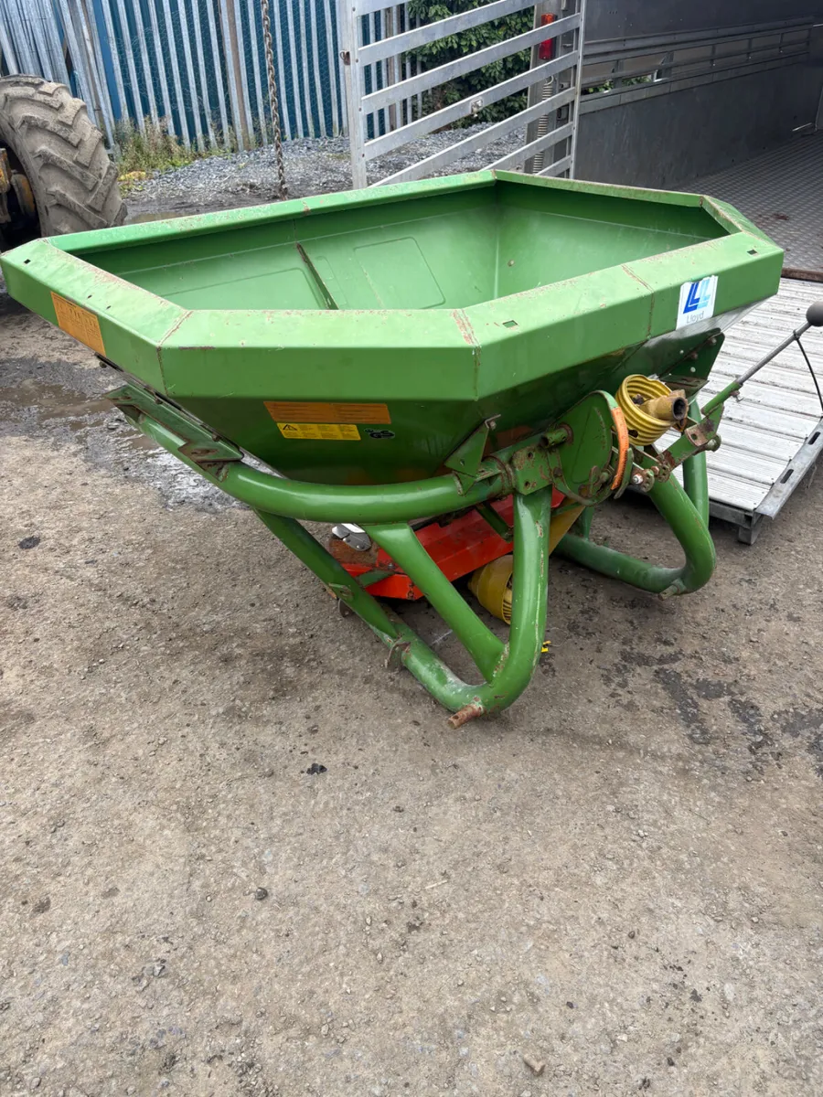 Amazone 600kg twin disc sower - Image 1