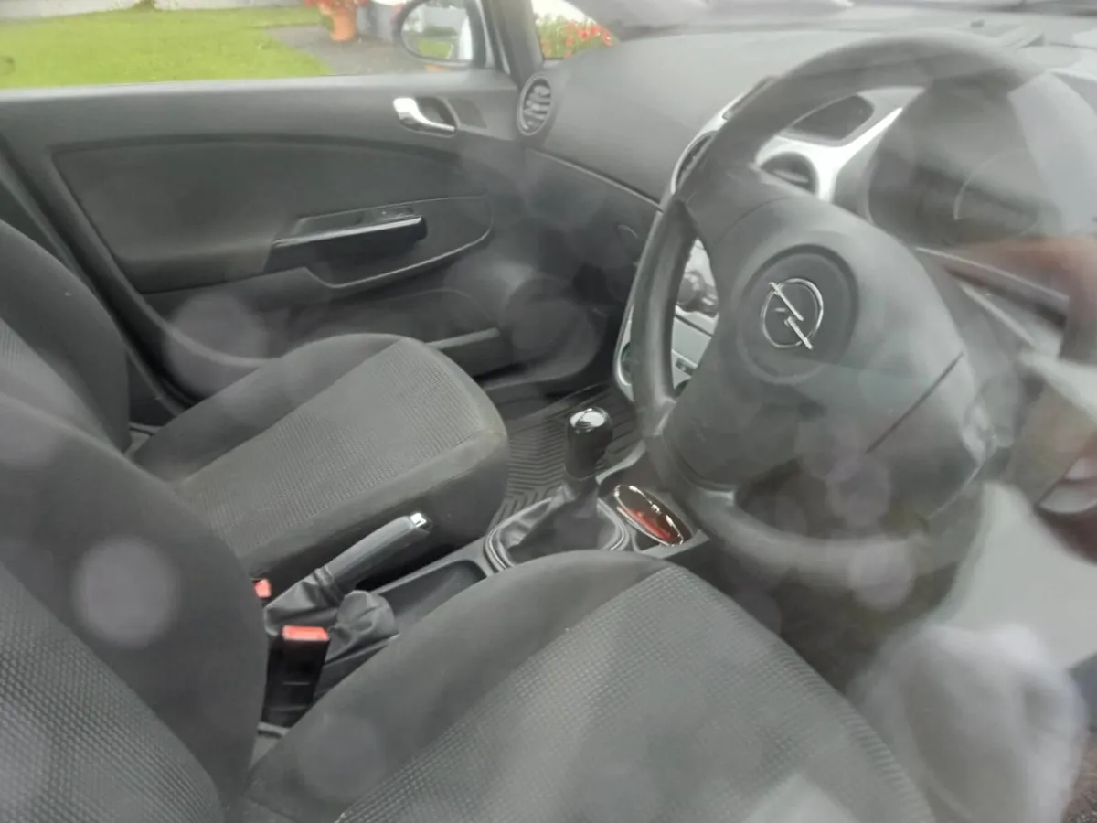 Opel Corsa 2013 - Image 2