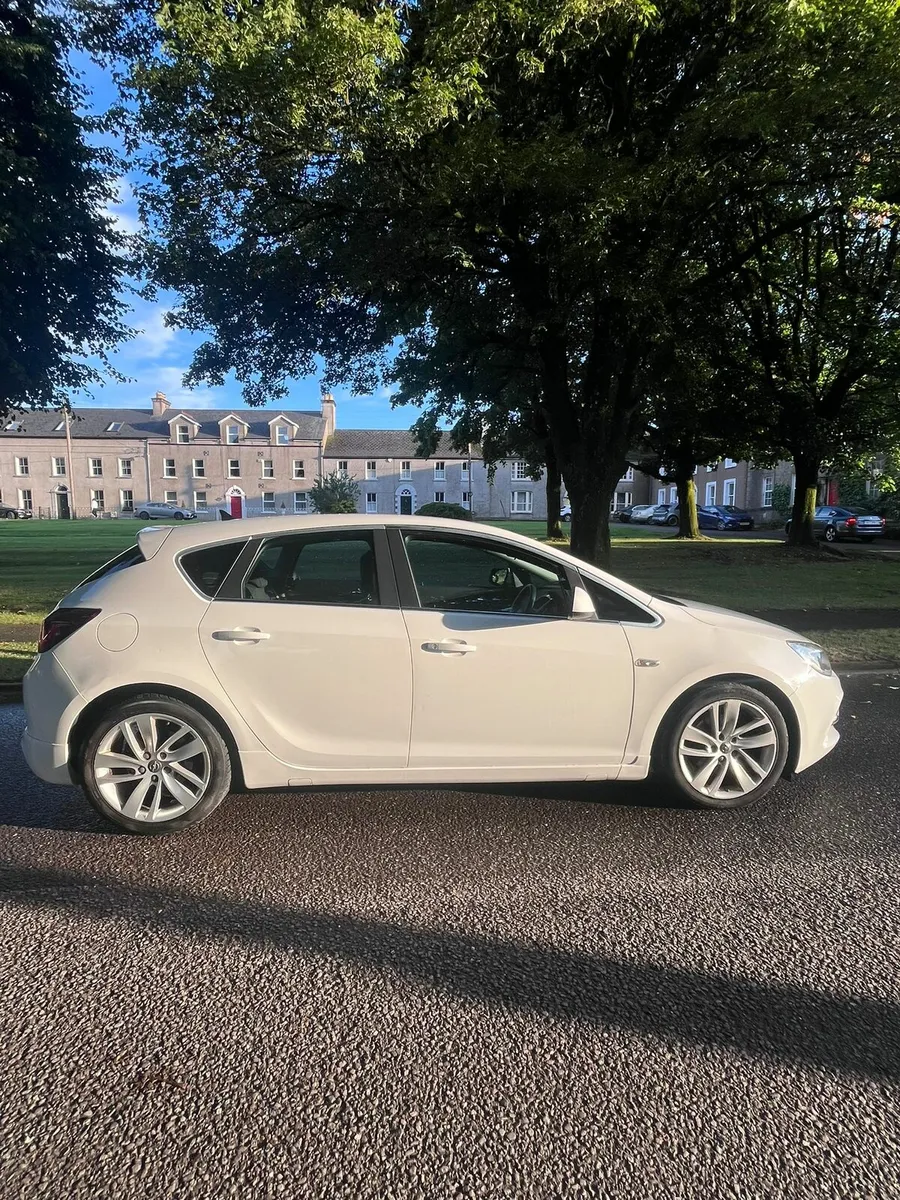 Opel Astra - Image 2