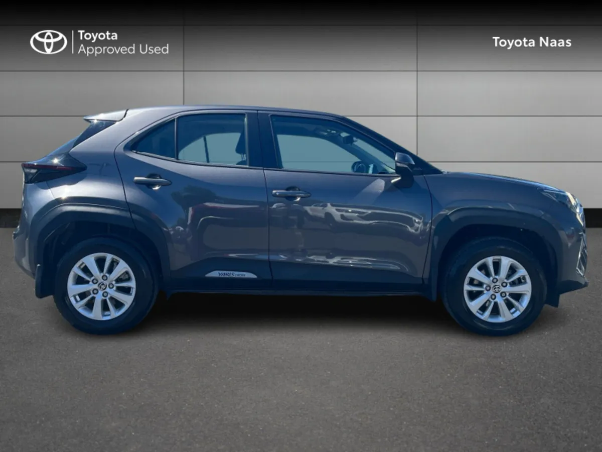 Toyota Yaris Cross YARIS CROSS LUNA - Image 3