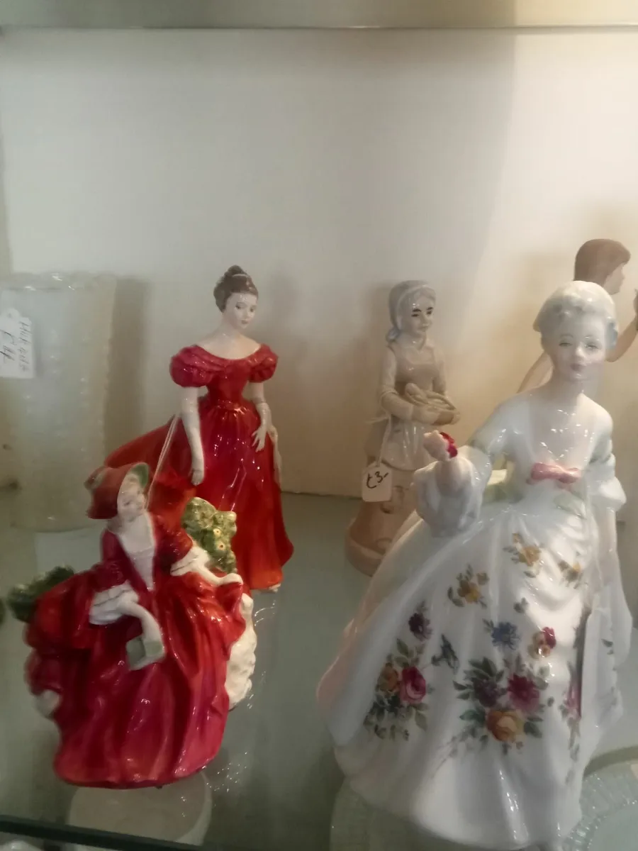 LOADS OF COLLECTABLES ,ANTIQUES ETC - Image 2