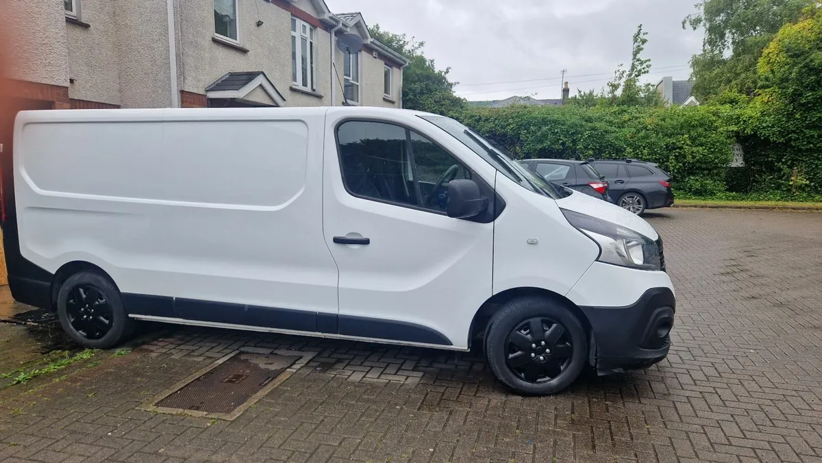 Renault Trafic 2017 LWB - Image 2