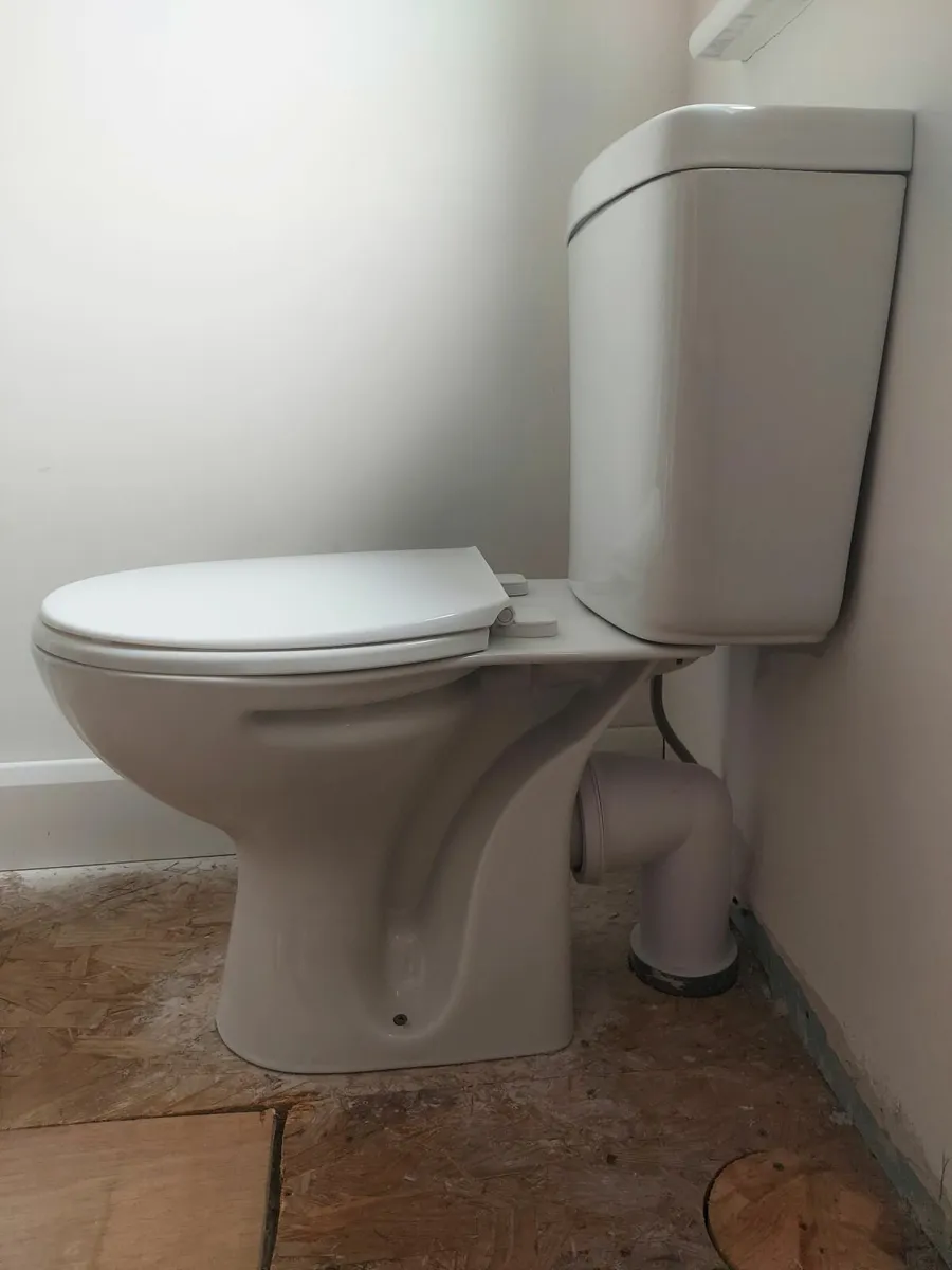WC Toilet - Image 2