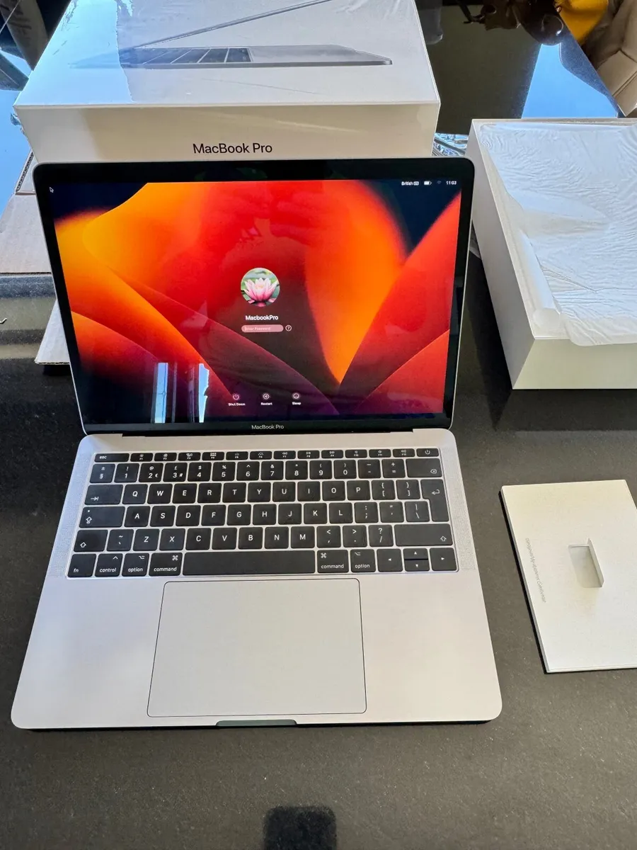 As New 13" Apple MacBook Pro 8GB / 128GB (Box) - Image 1