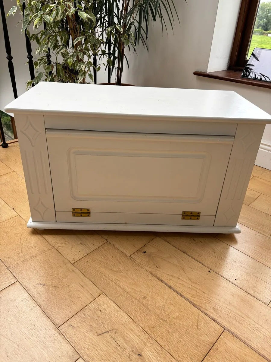 Blanket Box - Image 1