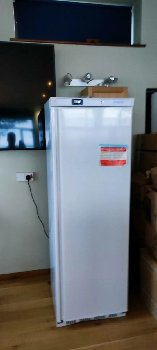 Polar C Series Upright Freezer. - Image 2