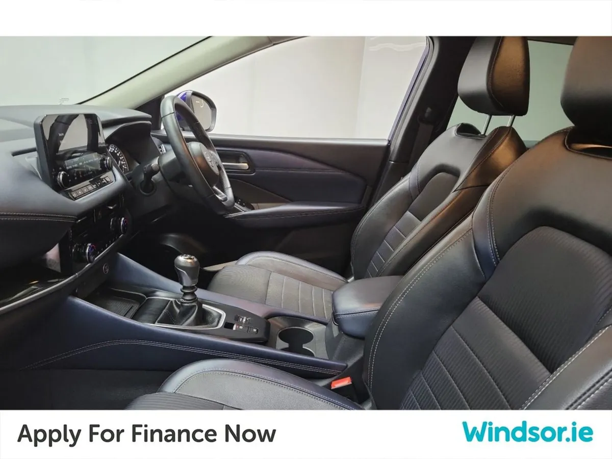 Nissan QASHQAI 1.3 PET Mild Hybrid SV Premium  sc - Image 4
