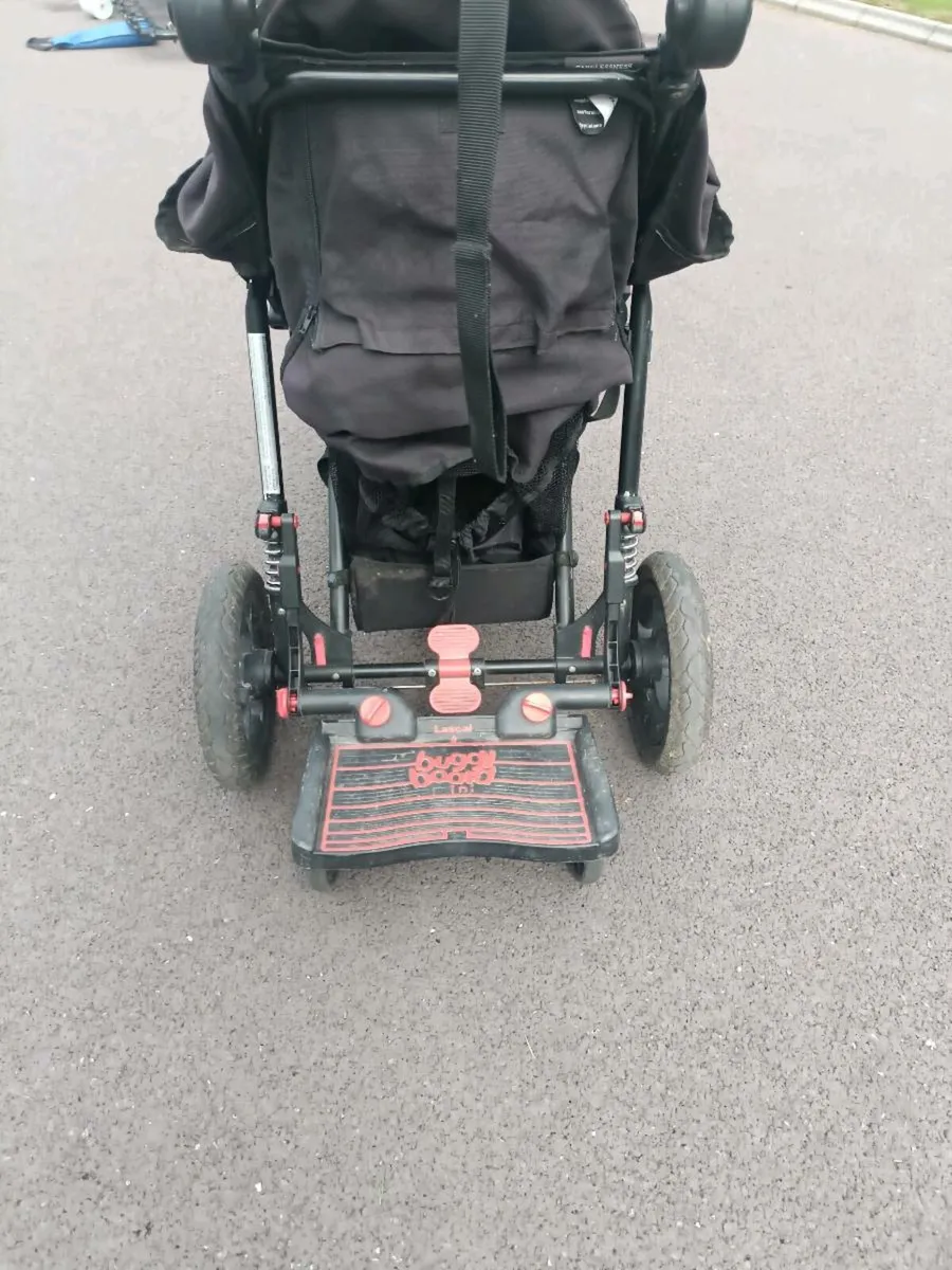 Out n about buggy with buggy board - Image 4