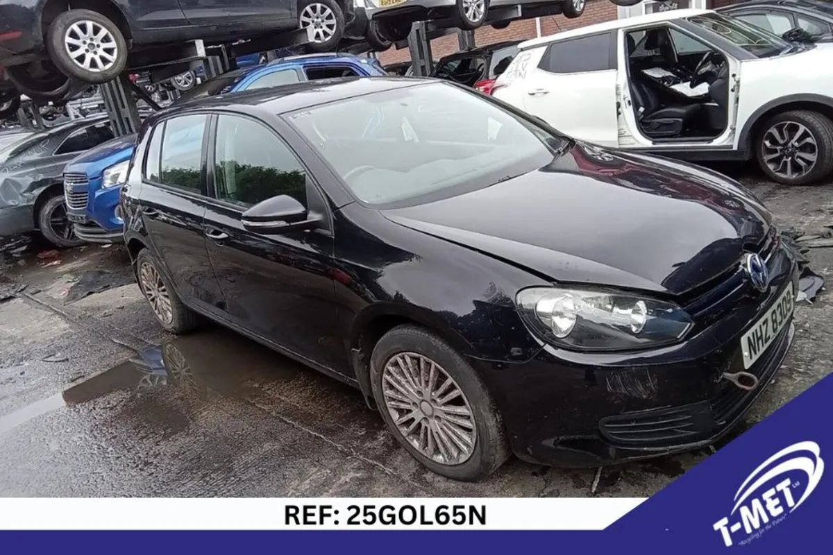 2010 VOLKSWAGEN GOLF BREAKING FOR PARTS - Image 1
