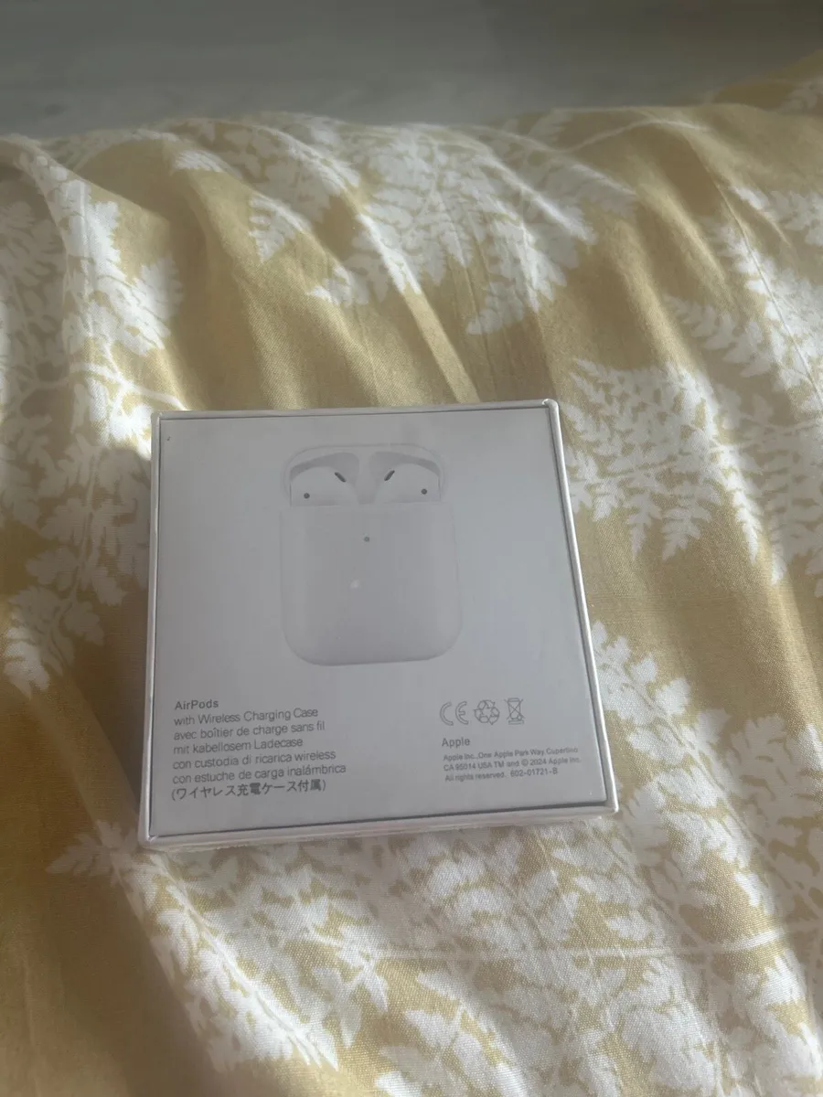 AirPods 2nd gen PRICE NEGOTIABLE - Image 2