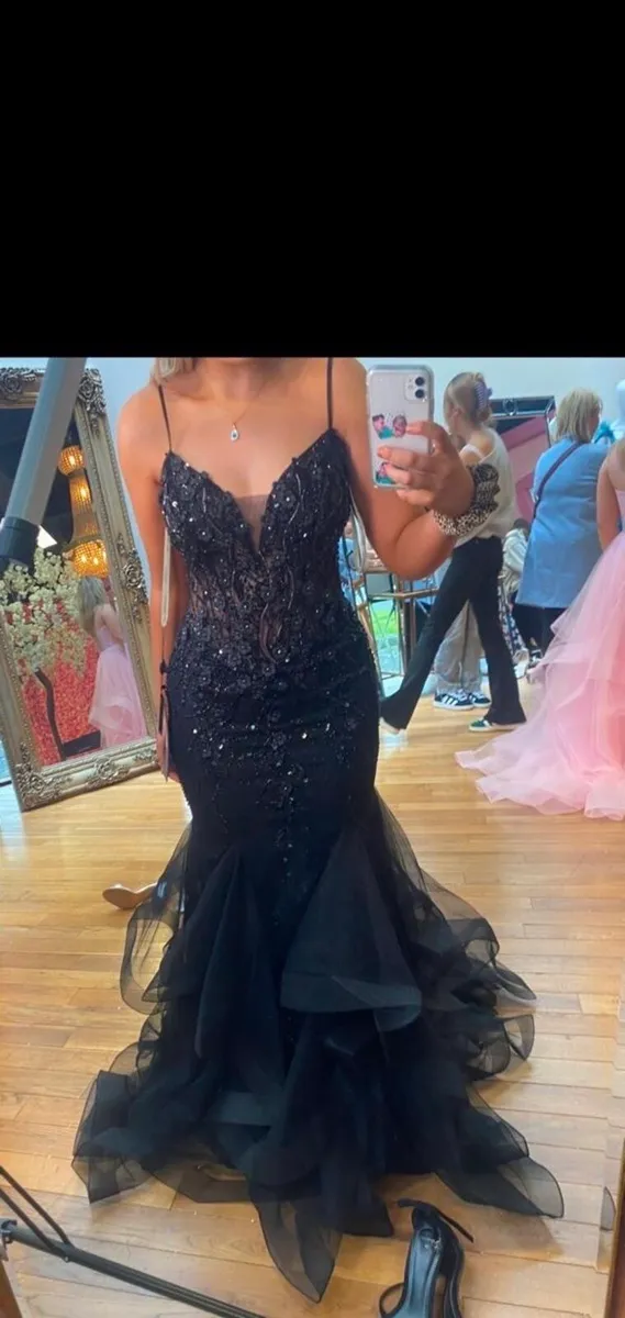 Graduation dress - Image 1