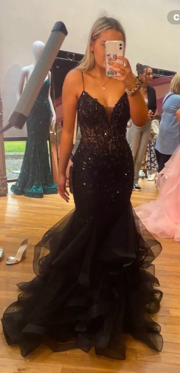 Graduation dress - Image 3