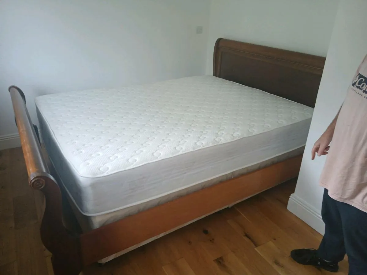 Sleigh bed - Image 1