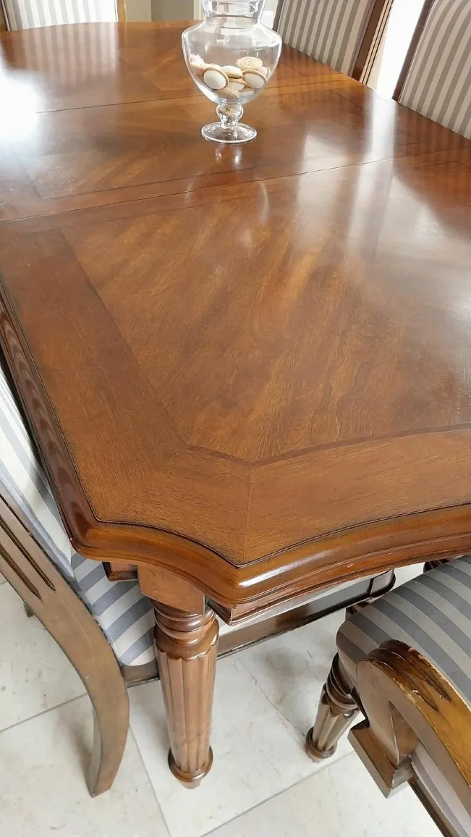 Dining table and chairs - Image 2