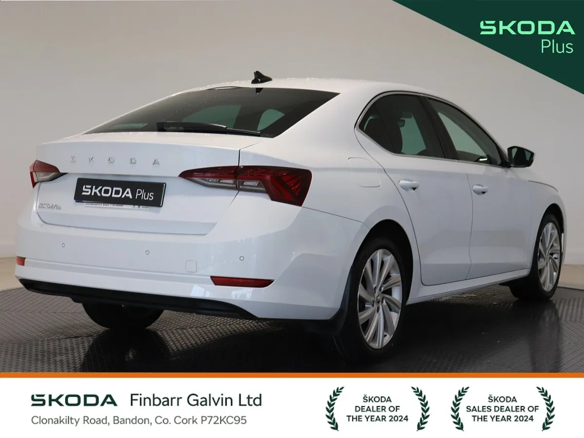 Skoda Octavia 2.0 TDI DSG 30 TH EDITION - Image 3