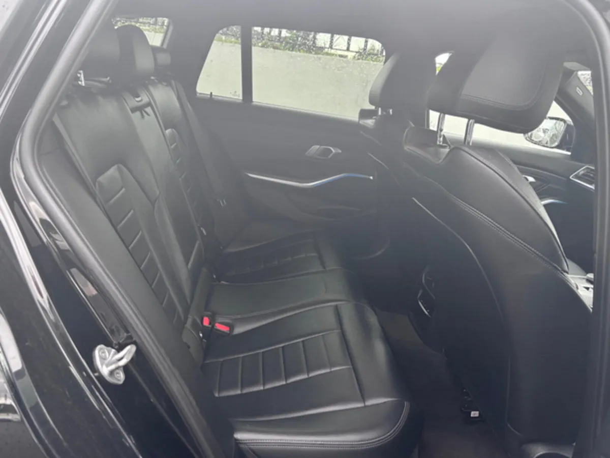 BMW 3 SERIES 330E M SPORT AUTO HYBRID ESTATE - Image 4