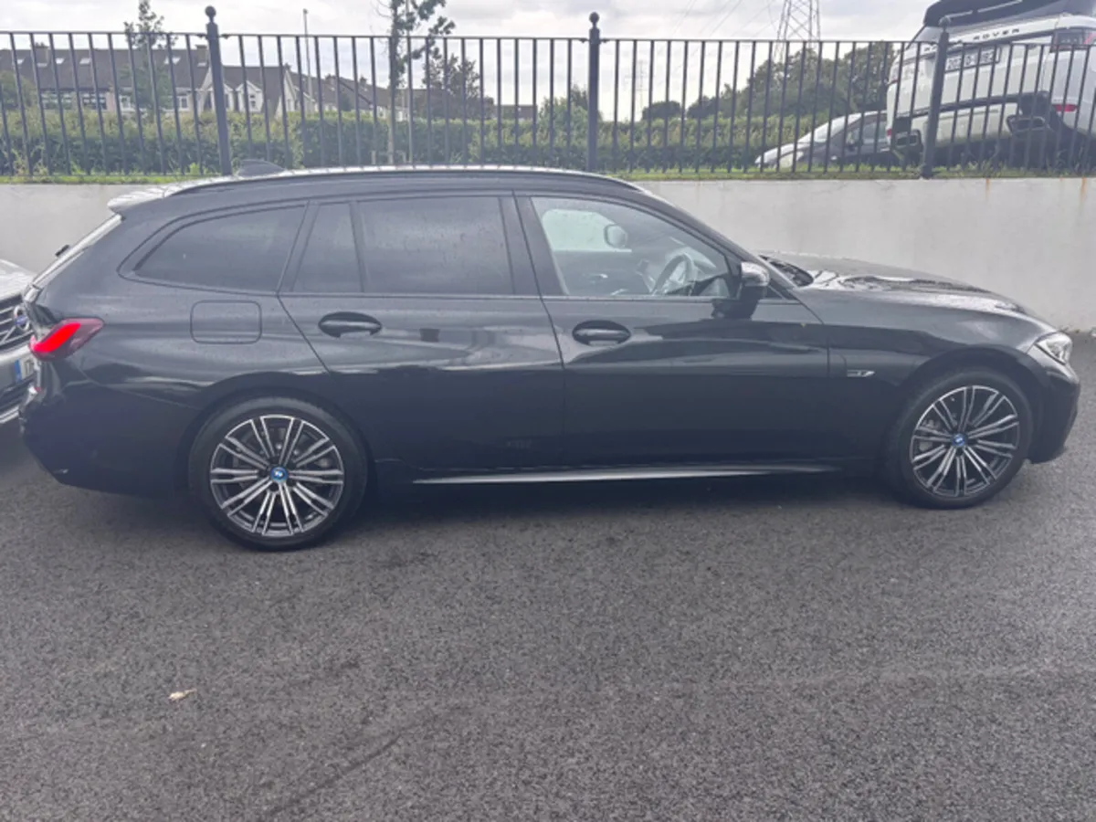 BMW 3 SERIES 330E M SPORT AUTO HYBRID ESTATE - Image 3