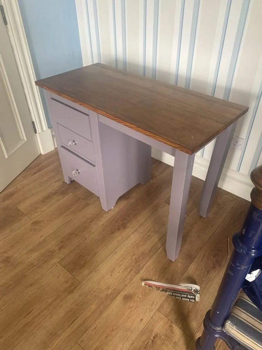 desk - Image 3