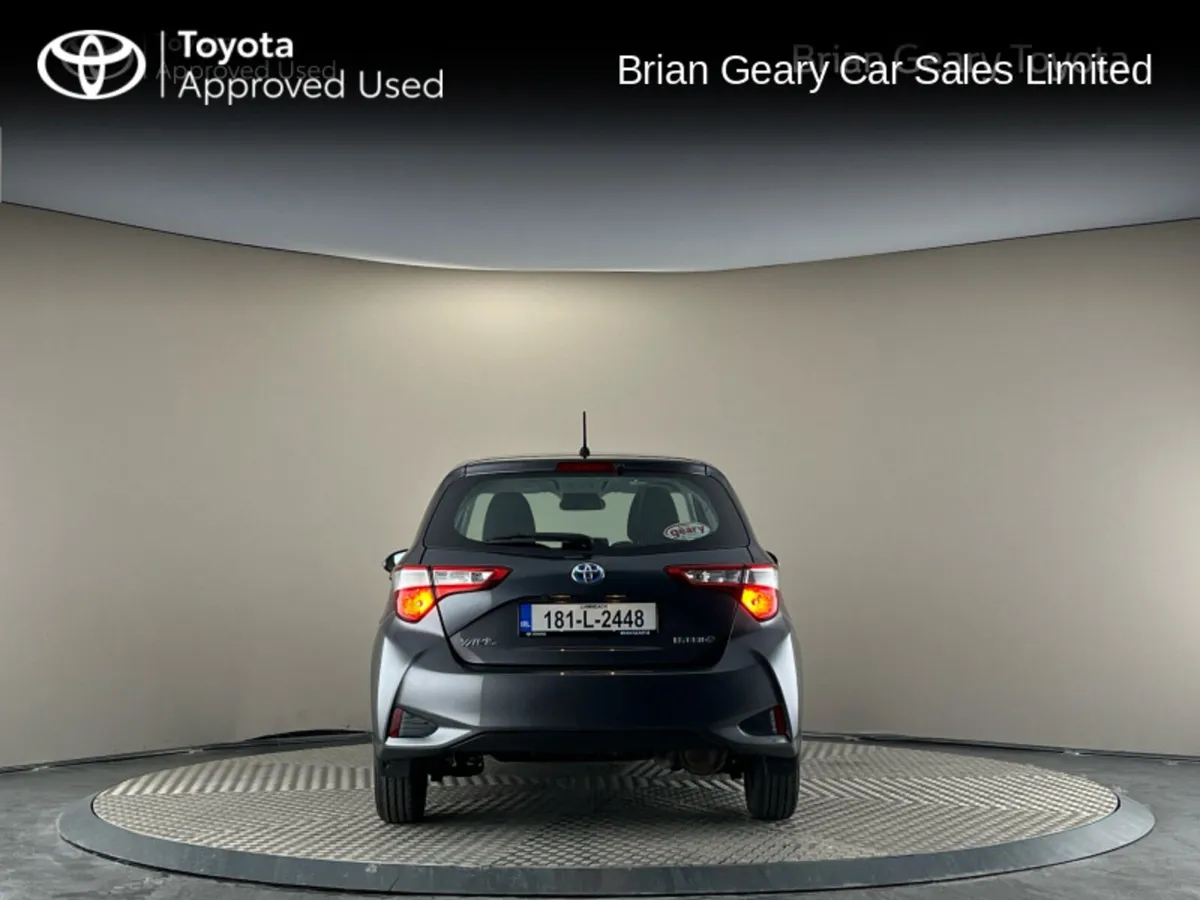 Toyota Yaris HYBRID LUNA - Image 4