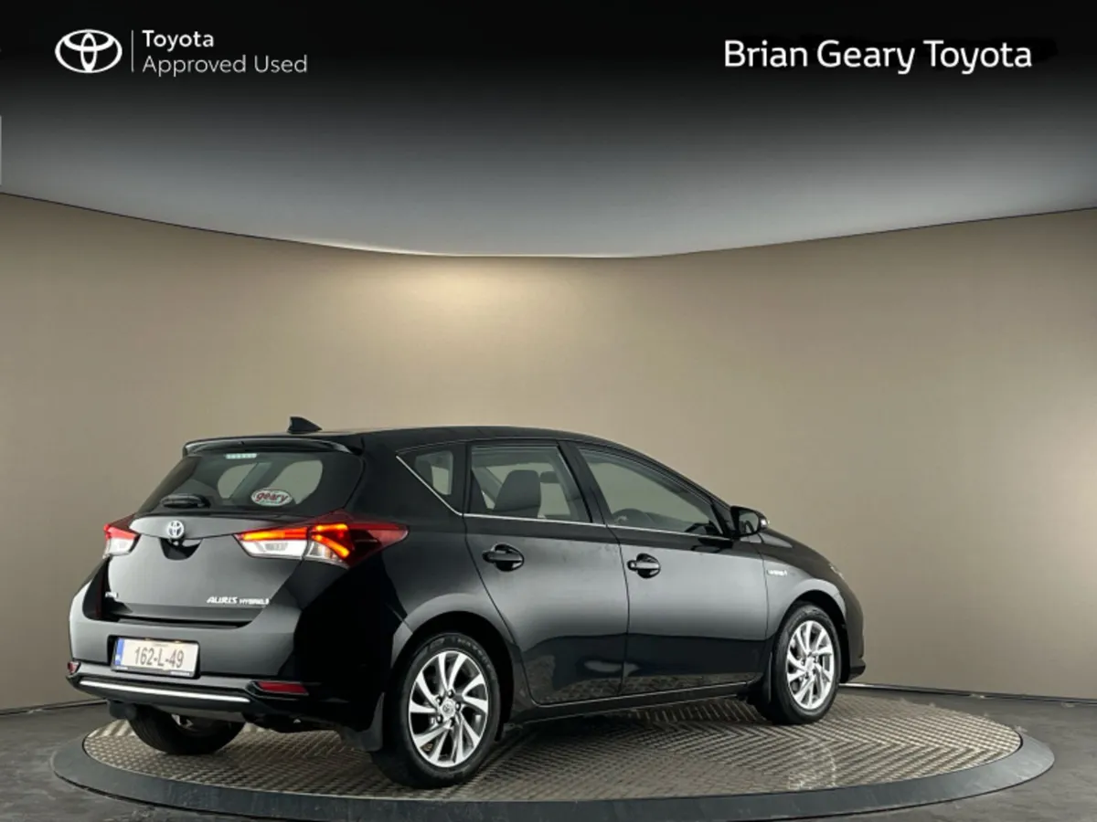 Toyota Auris HYBRID LUNA - Image 2