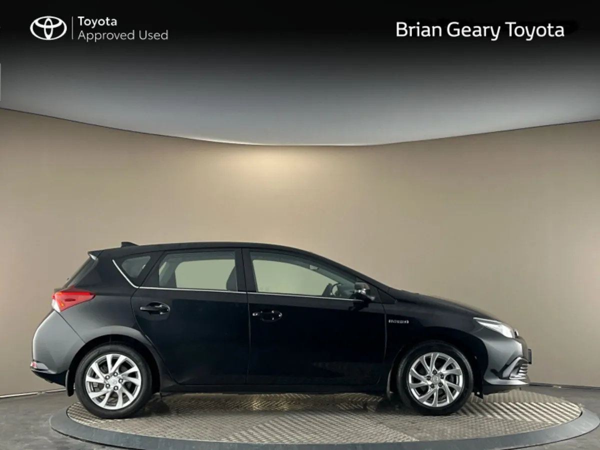 Toyota Auris HYBRID LUNA - Image 3