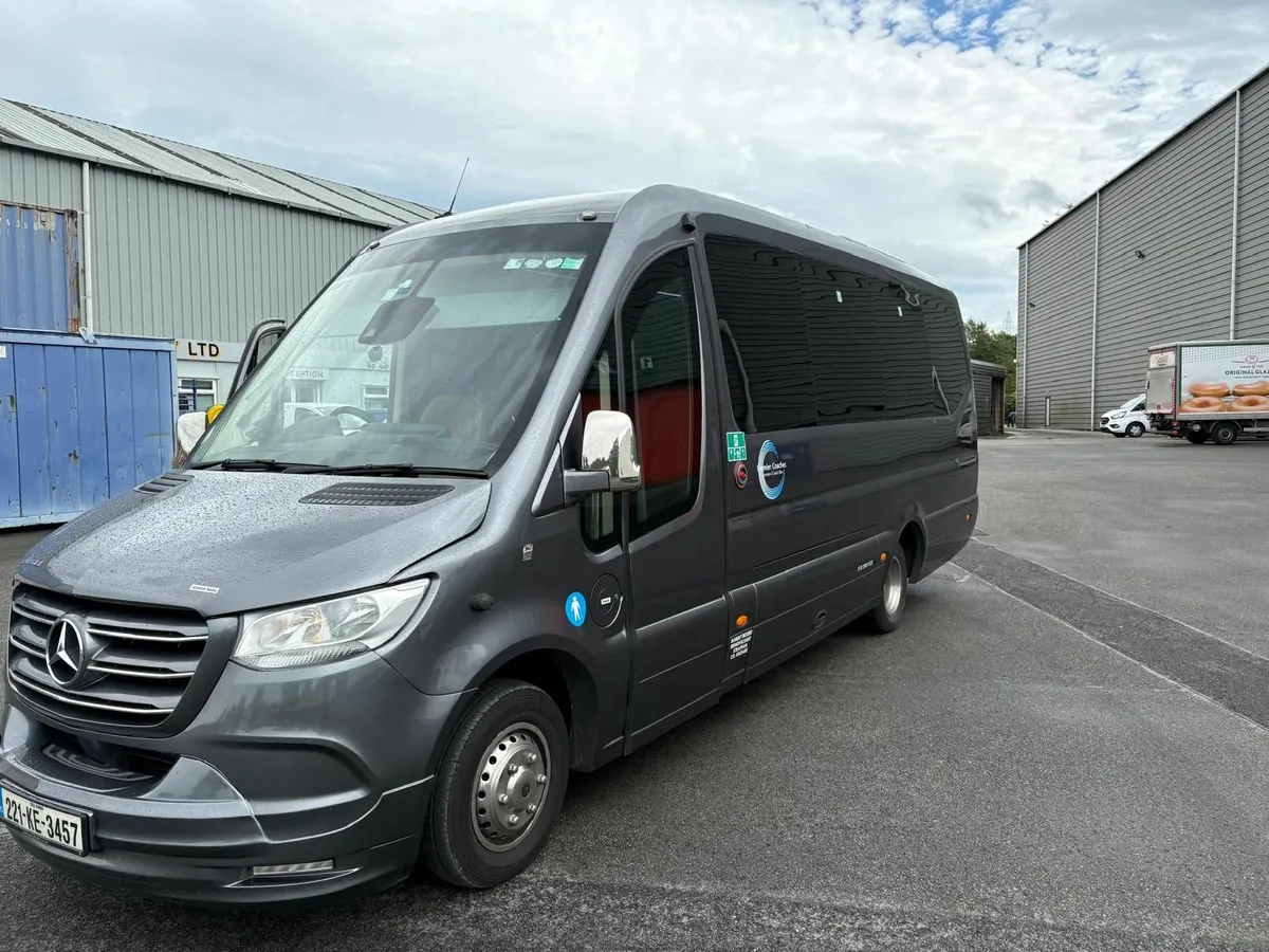 2022 EVM Ferqui Mercedes Sprinter Minibus - Image 2