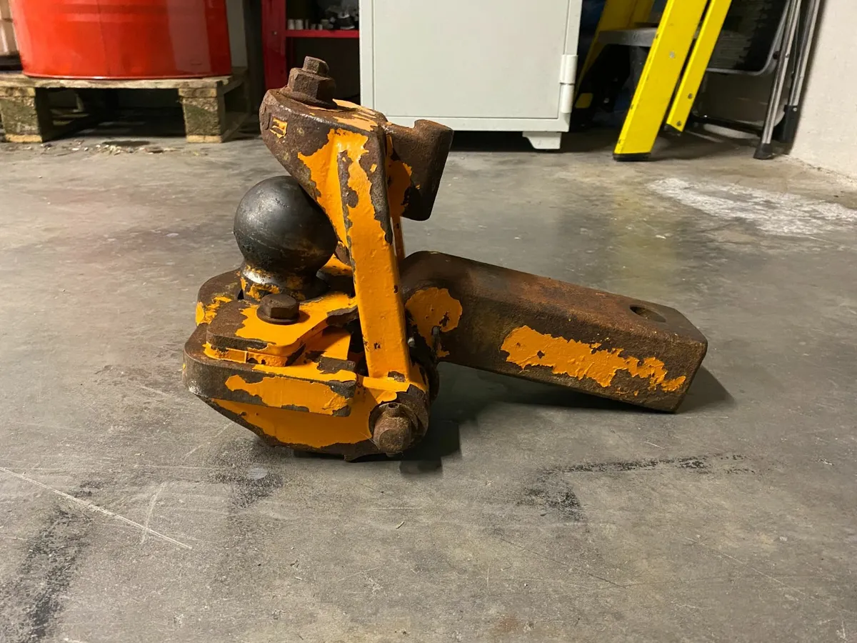 Ball hitch - Image 4