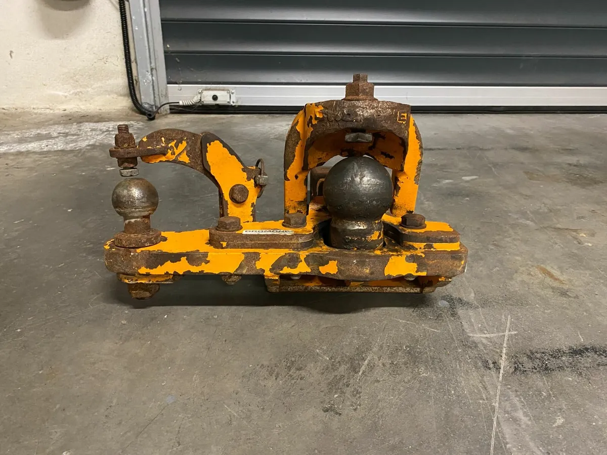 Ball hitch - Image 2
