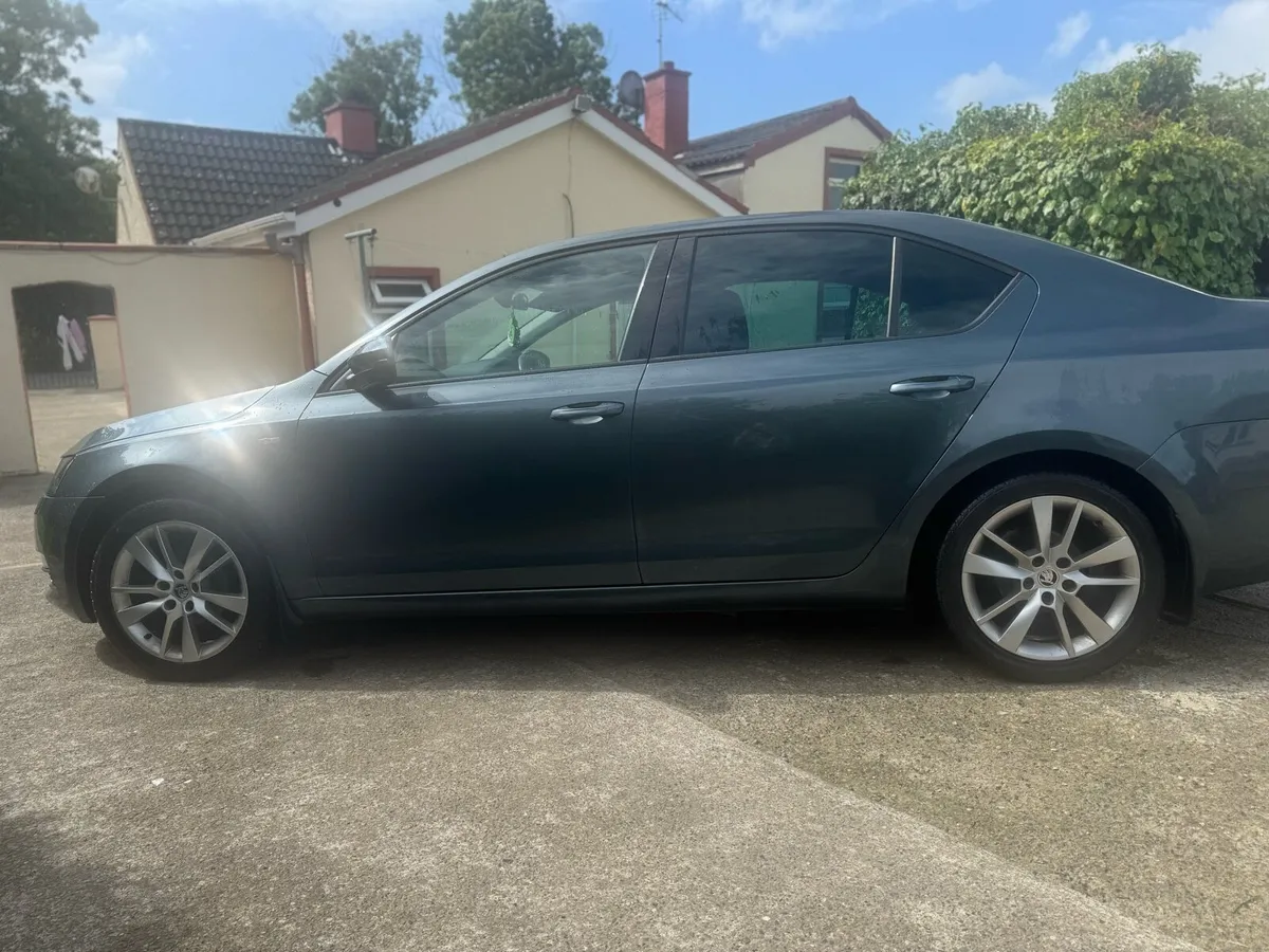 201 Skoda Octavia 1.6L Diesel 111,000km - Image 1