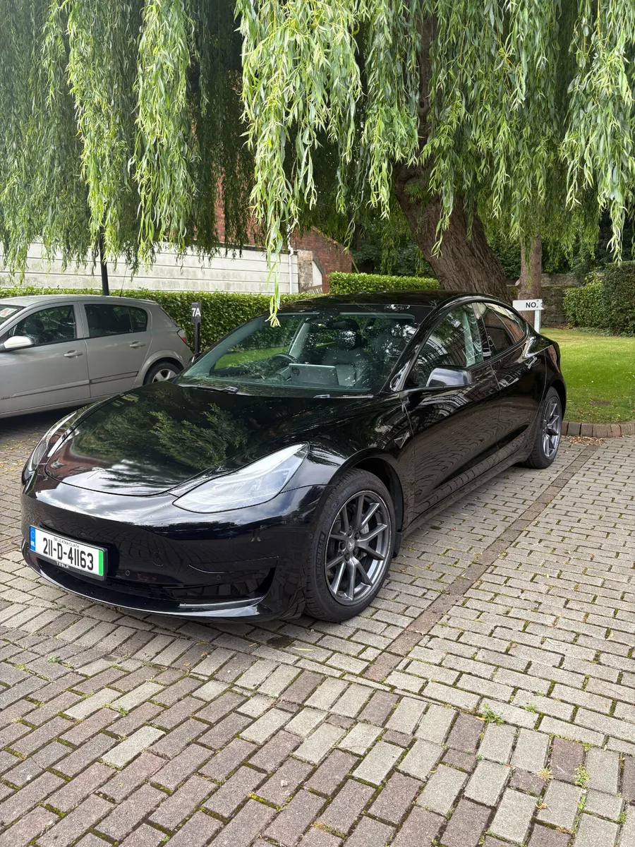 2021 Tesla Model 3 Standard Range Plus - Image 2