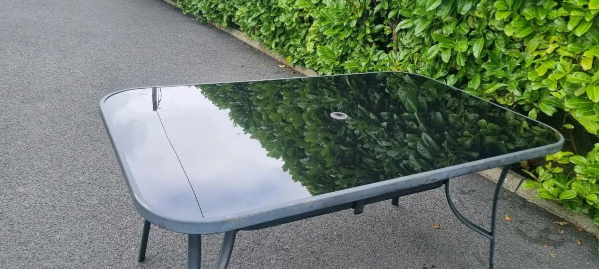 Garden furniture - Image 1