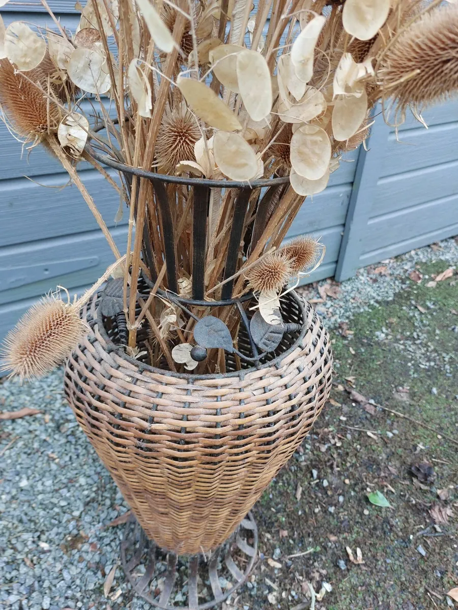 Artificial flowers - Image 1