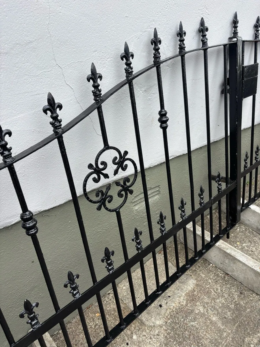 Set of gates - Image 3