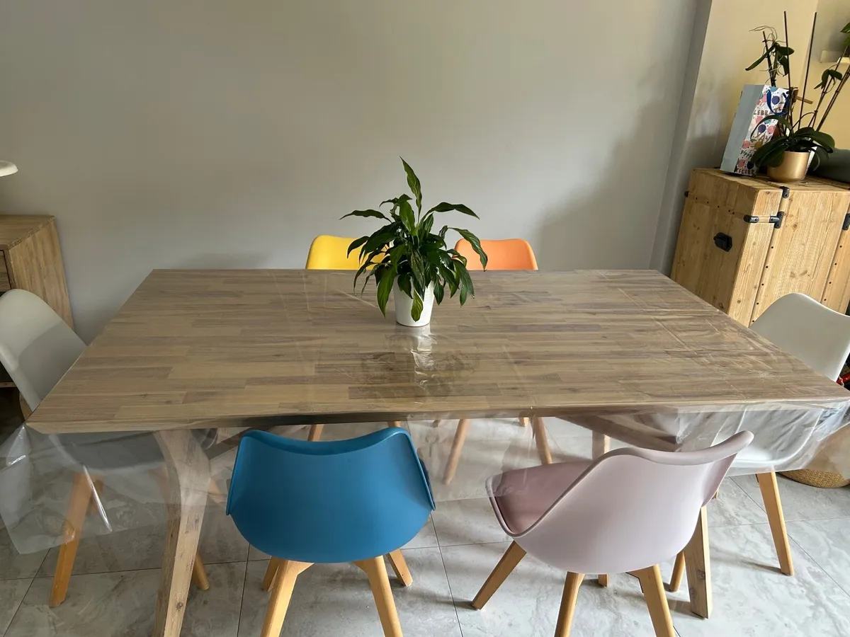 dinning table with 6 retro chairs - Image 1