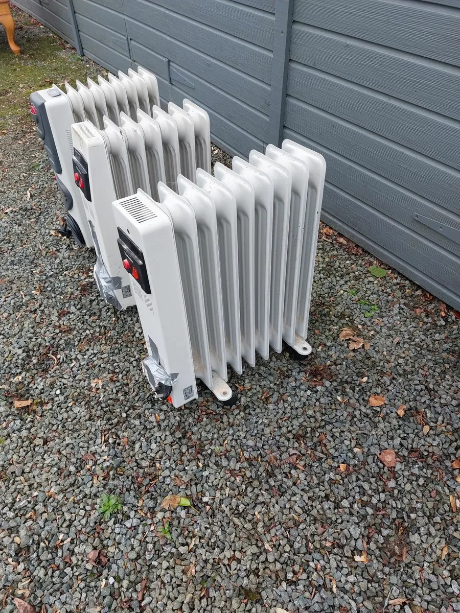 Bedroom or office oil filled radiators - Image 3