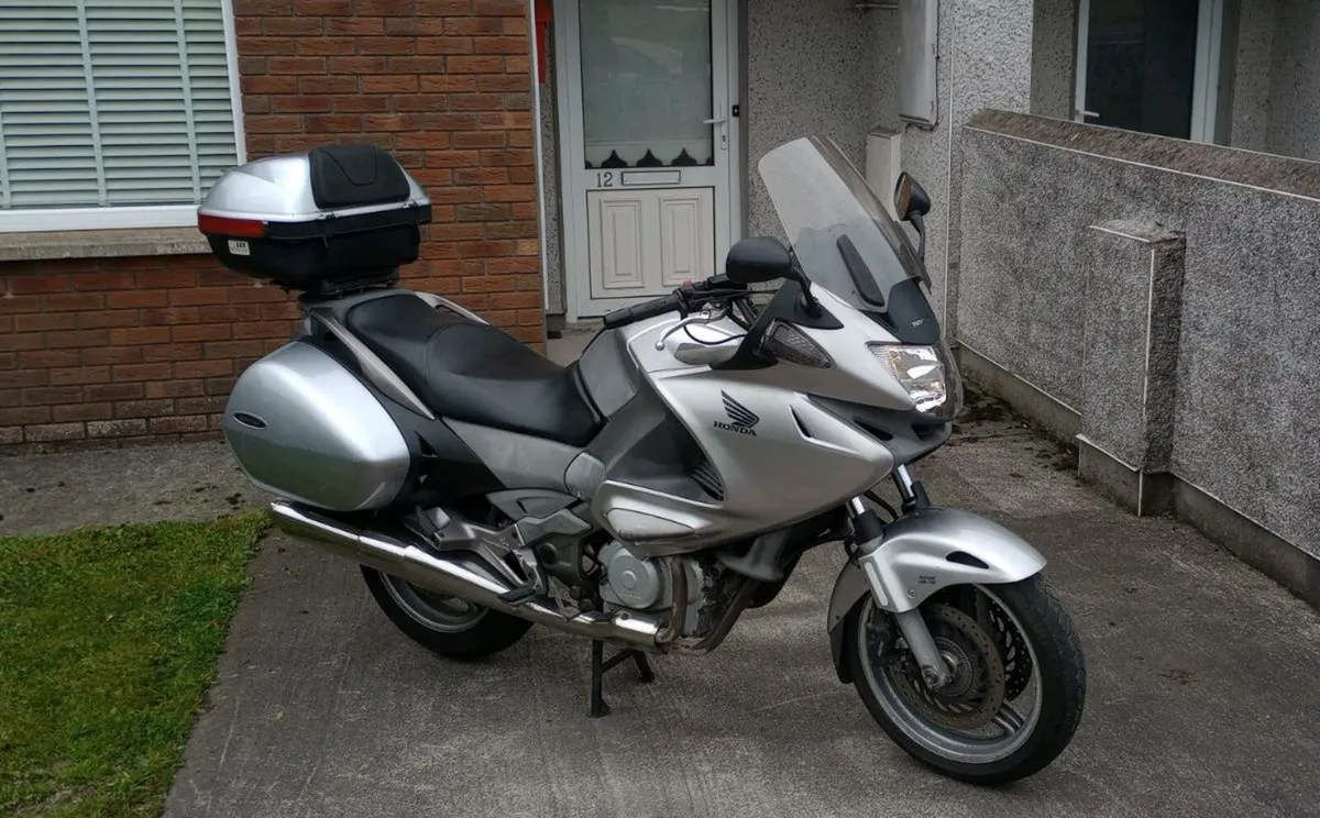 2011 Honda Deauville ABS - Image 1