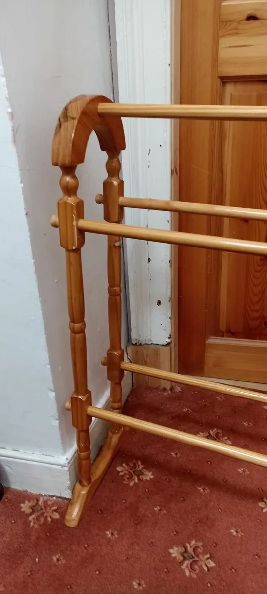 Pine Free Standing Towel Rail - Image 3
