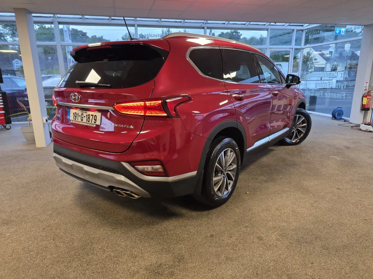 Hyundai Santa Fe 2WD 2.2D Executive Plus 2019 - Image 4