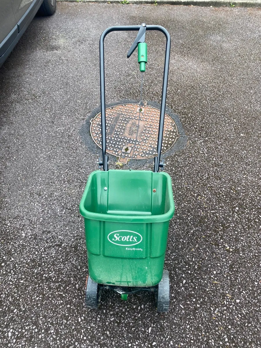 Garden Fertiliser spreader