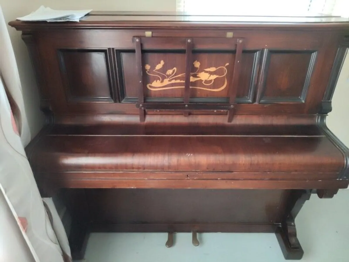 Piano - Image 1