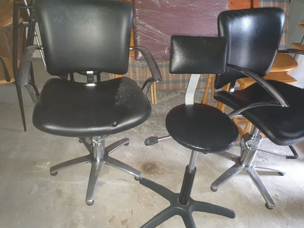 Hair dressing equipment - Image 1