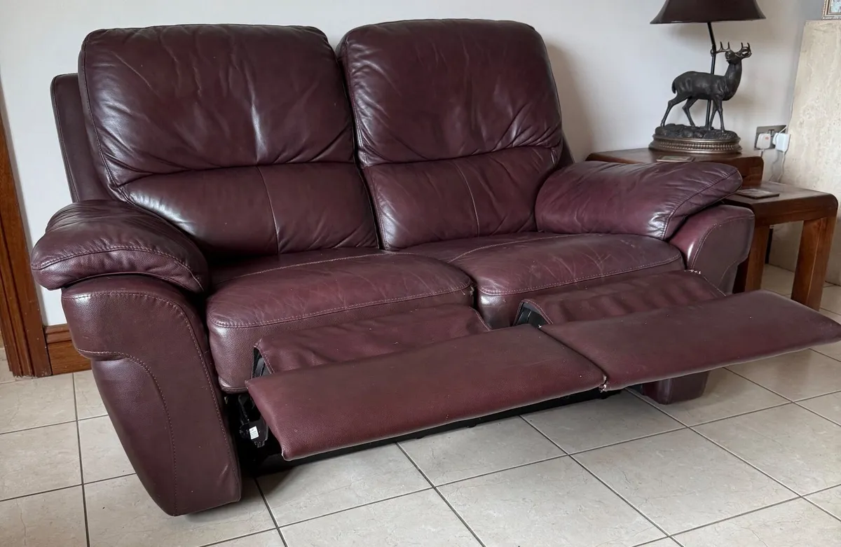 Recliner couch - Image 1