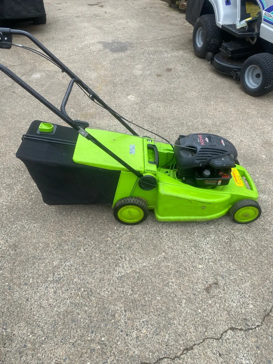 Garden equipment - Image 1