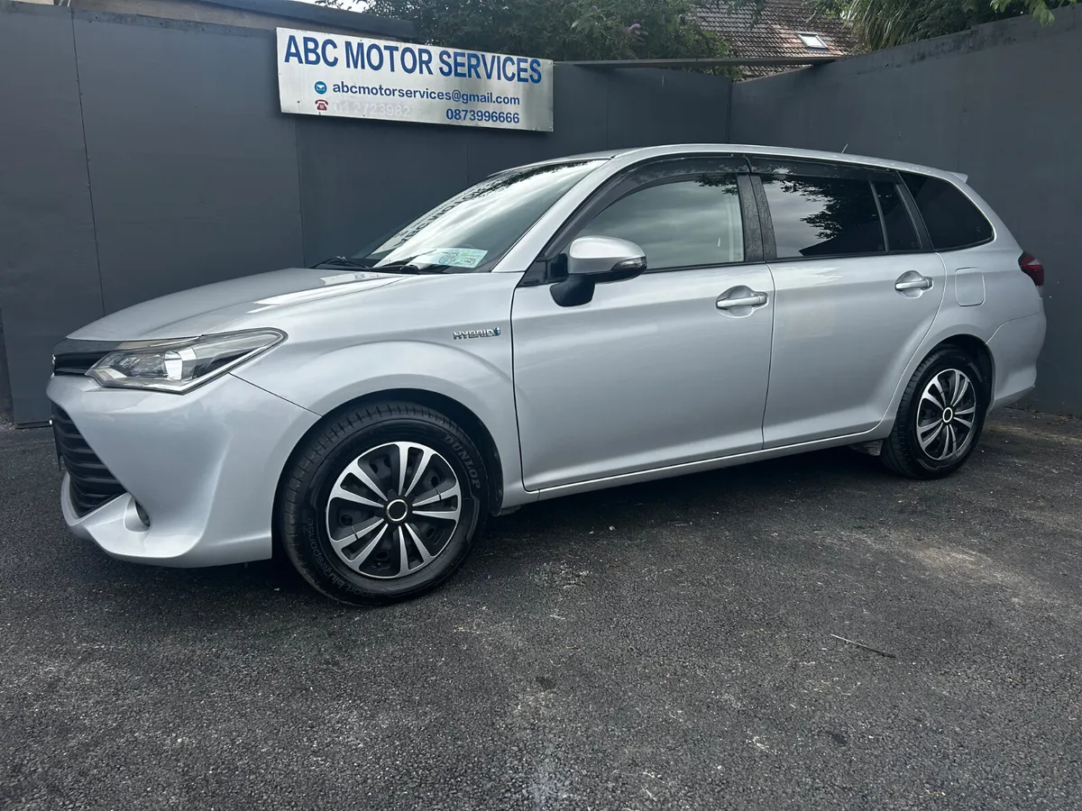 2015 TOYOTA COROLLA HYBRID ESTATE LOW KMS - Image 1